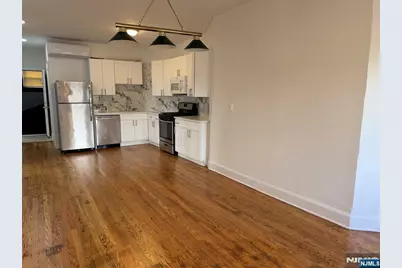 252 Boulevard, Hasbrouck Heights, NJ 07604 - Photo 3
