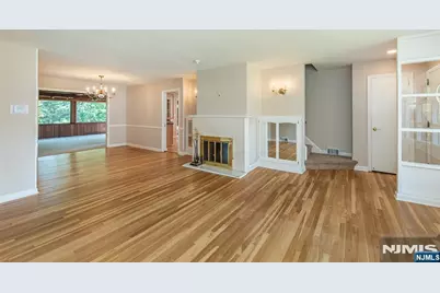10 Fernwood Drive, Fair Lawn, NJ 07410 - Photo 9