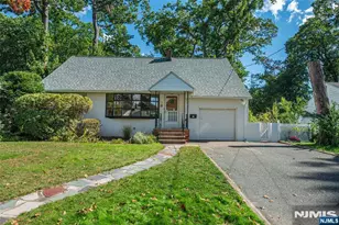 10 Fernwood Dr, Fair Lawn, NJ 07410 - Photo 1