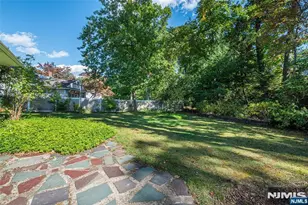 10 Fernwood Dr, Fair Lawn, NJ 07410 - Photo 19