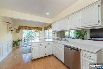 8 Birdseye Circle, Wayne, NJ 07470 - Photo 3
