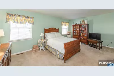 8 Birdseye Circle, Wayne, NJ 07470 - Photo 15
