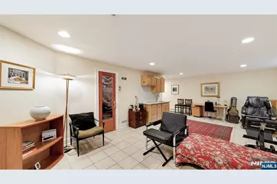339 Tremont Avenue, Fort Lee, NJ 07024 - Photo 43