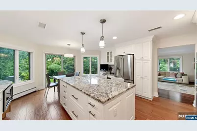 339 Tremont Avenue, Fort Lee, NJ 07024 - Photo 7