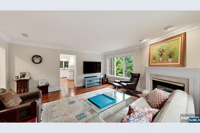 339 Tremont Avenue, Fort Lee, NJ 07024 - Photo 17