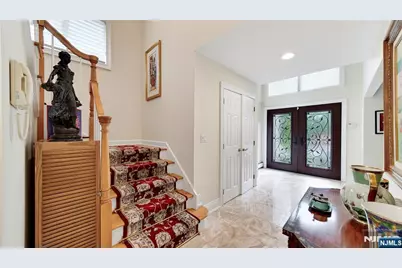 339 Tremont Avenue, Fort Lee, NJ 07024 - Photo 19
