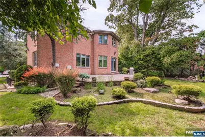 339 Tremont Avenue, Fort Lee, NJ 07024 - Photo 47