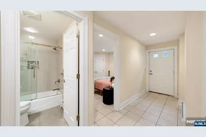 339 Tremont Avenue, Fort Lee, NJ 07024 - Photo 39