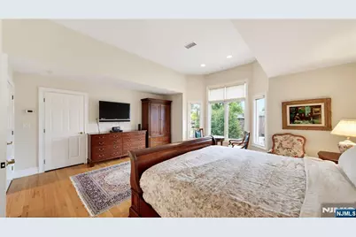 339 Tremont Avenue, Fort Lee, NJ 07024 - Photo 25