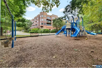 202 Adams Court F202 #F202, Edgewater, NJ 07020 - Photo 39