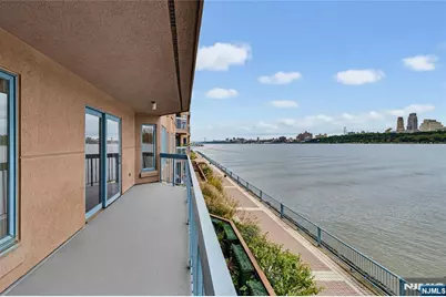 202 Adams Court F202 #F202, Edgewater, NJ 07020 - Photo 33