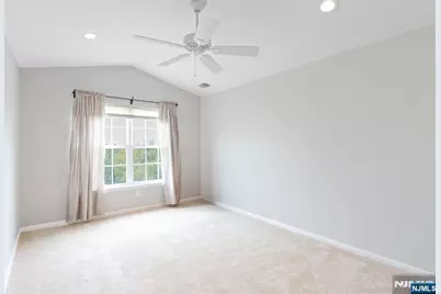 1030 Robin Court 700 #700, Green Brook Township, NJ 08812 - Photo 9