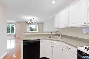 1030 Robin Ct 700, Green Brook Township, NJ 08812 - Photo 5
