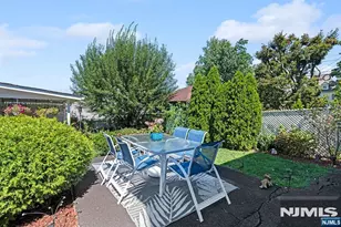 433 Stuyvesant Ave, Lyndhurst Township, NJ 07071 - Photo 23