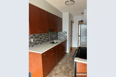 148 Undercliff Avenue, Edgewater, NJ 07020 - Photo 3