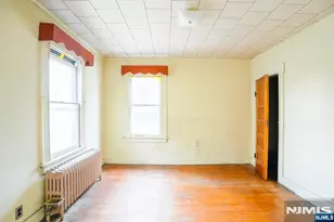 233 Park St, East Orange, NJ 07017 - Photo 15