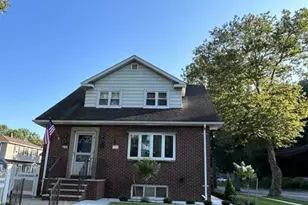 772 Clark Ave 2nd Fl, Ridgefield, NJ 07657 - Photo 1