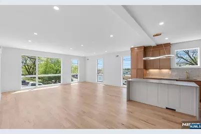 853 Pleasantview Terrace 2 #2, Ridgefield, NJ 07657 - Photo 5