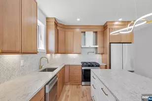 853 Pleasantview Terrace 2, Ridgefield, NJ 07657 - Photo 9
