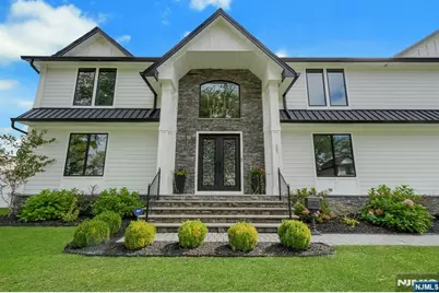 207 Wilsey Court, Paramus, NJ 07652 - Photo 3