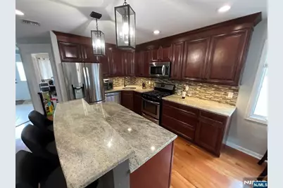 112 Tontine Avenue, Lyndhurst Township, NJ 07071 - Photo 9