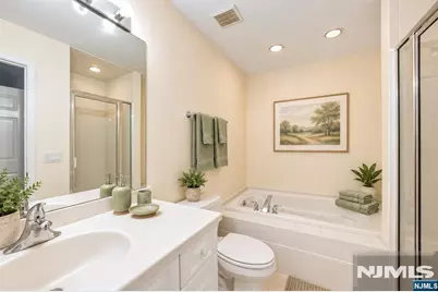 116 Stonegate Trail 116 #116, Cresskill, NJ 07626 - Photo 15