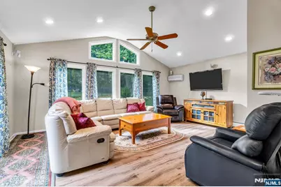 34 Salrit Avenue, Waldwick, NJ 07463 - Photo 9