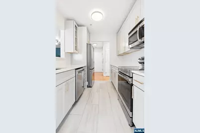 323 Willow Street 2I #2i, Teaneck Township, NJ 07666 - Photo 7