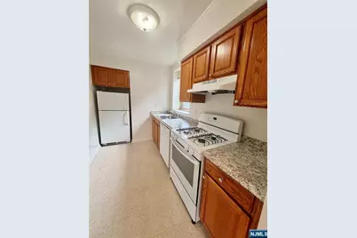 88 Clinton Place A10 #A10, Hackensack, NJ 07601 - Photo 7