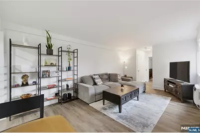 2345 Linwood 3E #3E, Fort Lee, NJ 07024 - Photo 3