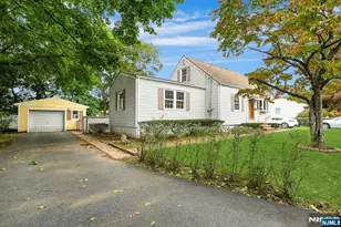 35 Oak St, Oakland, NJ 07436 - Photo 3