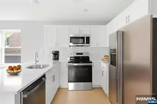 388 Summer Ave, Newark, NJ 07104 - Photo 9