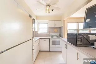 100 Pierson Miller Dr D12, Pompton Lakes, NJ 07442 - Photo 9