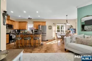 30 Waldwick Ave, Waldwick, NJ 07463 - Photo 11