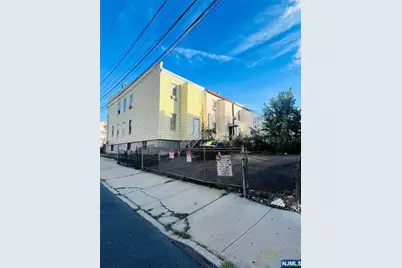 195 Tonnelle, Jersey City, NJ 07306 - Photo 3