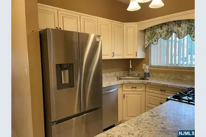 602 Brittany Drive, Wayne, NJ 07470 - Photo 3