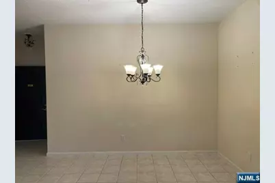 602 Brittany Drive, Wayne, NJ 07470 - Photo 7