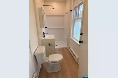 536 Lake Avenue, Lyndhurst Township, NJ 07071 - Photo 9