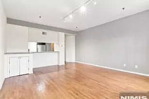 227 Columbus Dr 214B, Jersey City, NJ 07302 - Photo 5