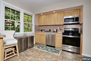 6 Glen Ct, Westwood, NJ 07675 - Photo 9