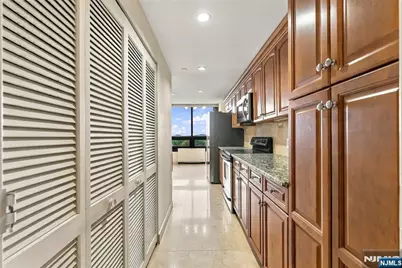 800 Palisade Avenue 807 #807, Fort Lee, NJ 07024 - Photo 13
