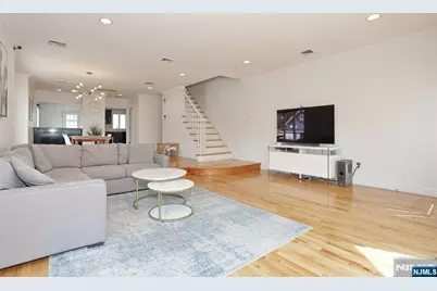 27 Lawton Avenue C0027 #C0027, Cliffside Park, NJ 07010 - Photo 5