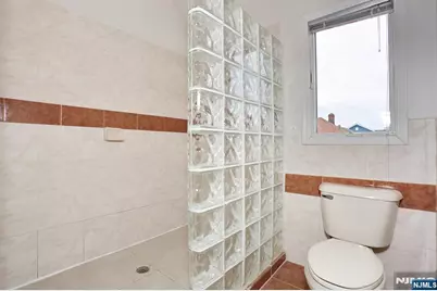27 Lawton Avenue C0027 #C0027, Cliffside Park, NJ 07010 - Photo 19
