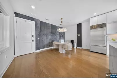 9 Somerset Lane 410 #410, Edgewater, NJ 07020 - Photo 5