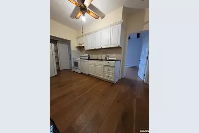 4 W Washington Place 4 #4, Palisades Park, NJ 07650 - Photo 3