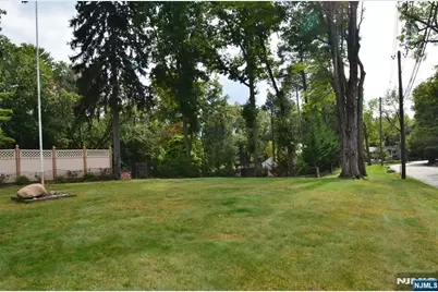 830 Circle Avenue, Franklin Lakes, NJ 07417 - Photo 47