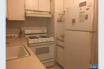 2000 Linwood Avenue 11B #11B, Fort Lee, NJ 07024 - Photo 5