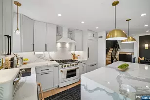 25 Yorkview Dr Cn, Edgewater, NJ 07020 - Photo 3