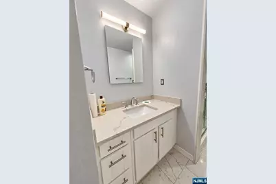 52 14th Street 1st Floor #1st Floor, Hawthorne, NJ 07506 - Photo 5