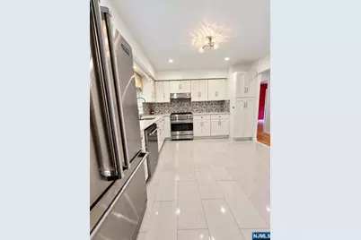 52 14th Street 1st Floor #1st Floor, Hawthorne, NJ 07506 - Photo 3